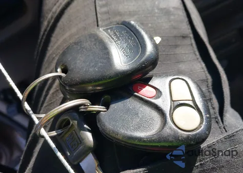 1997 Pontiac Trans Sport z USA, uszkodzony, nr VIN 1GMDX03E6VD291829